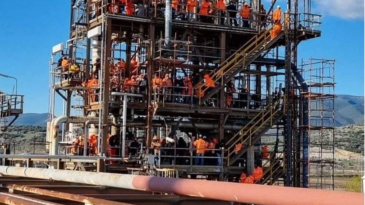 Greek unions demonstrate against Kavala Oil layoffs